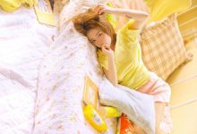 俏皮美女白色丝袜美女性感写真-美图岛