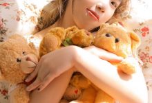 腼腆女生性感美女俏皮诱惑写真-美图岛