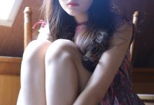 极品美女碎花连衣裙丰满性感写真-美图岛