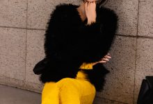 足愉心 NO.010 星朵（搭配：黑色毛衫、黄色连衣裙、绒毛拖鞋、白色棉袜、裸足）[110P+2V／13.6GB]-美图岛