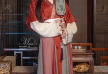 咬一口兔娘(Yiko湿润兔) –  快马加鞭·金莲迎春[96P+2V-2.09G]-美图岛